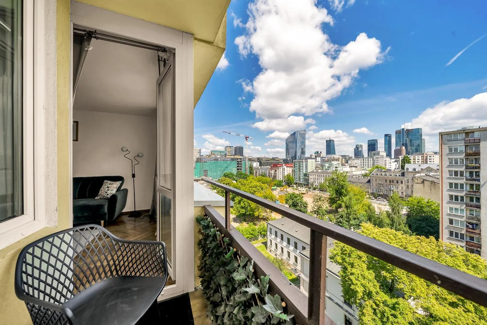 Warsaw Central Apt - 9Th Floor, Balcony, Tram&Bus - By Rentujemy 0*,  Poland